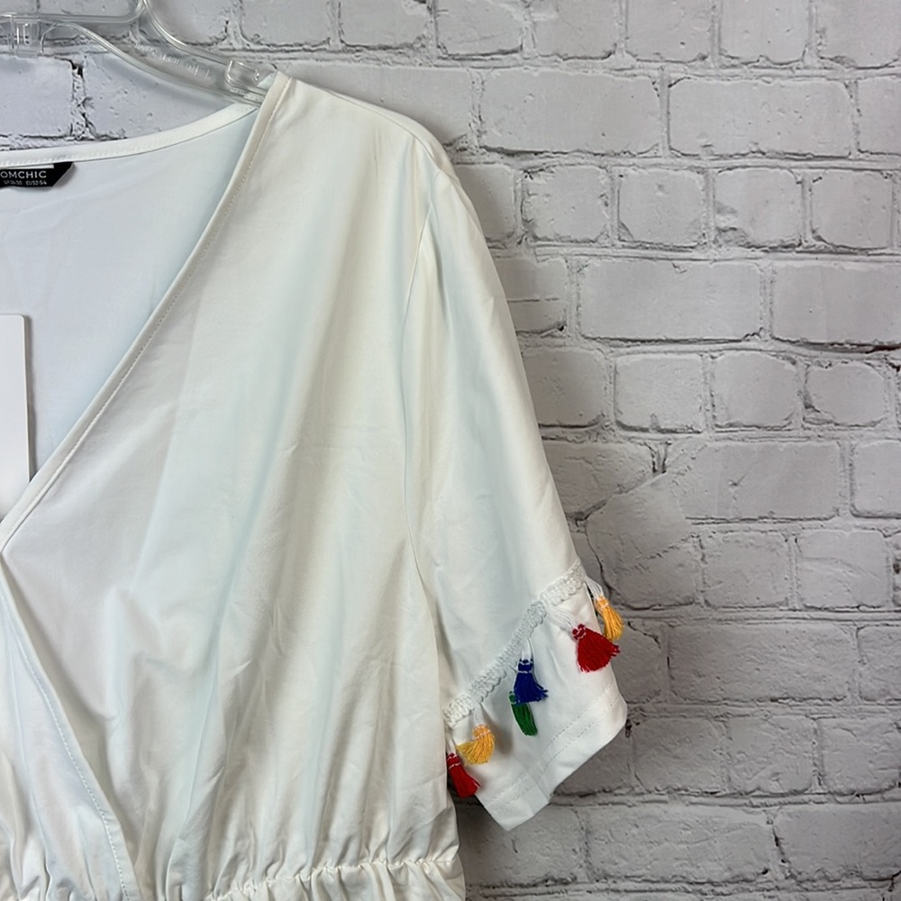 BloomChic White Tassel Detail Surplice Top Plus Size 22/24 3X - Picture 4 of 7